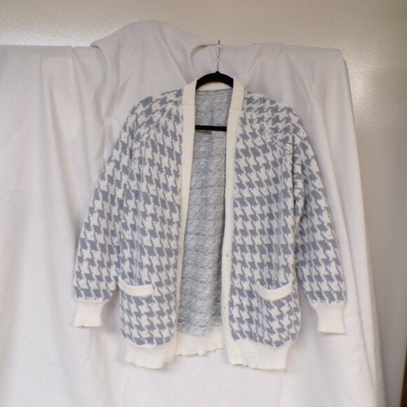 LADIES HOUNDSTOOTHE GREY & WHITE SWEATER - Picture 1 of 8